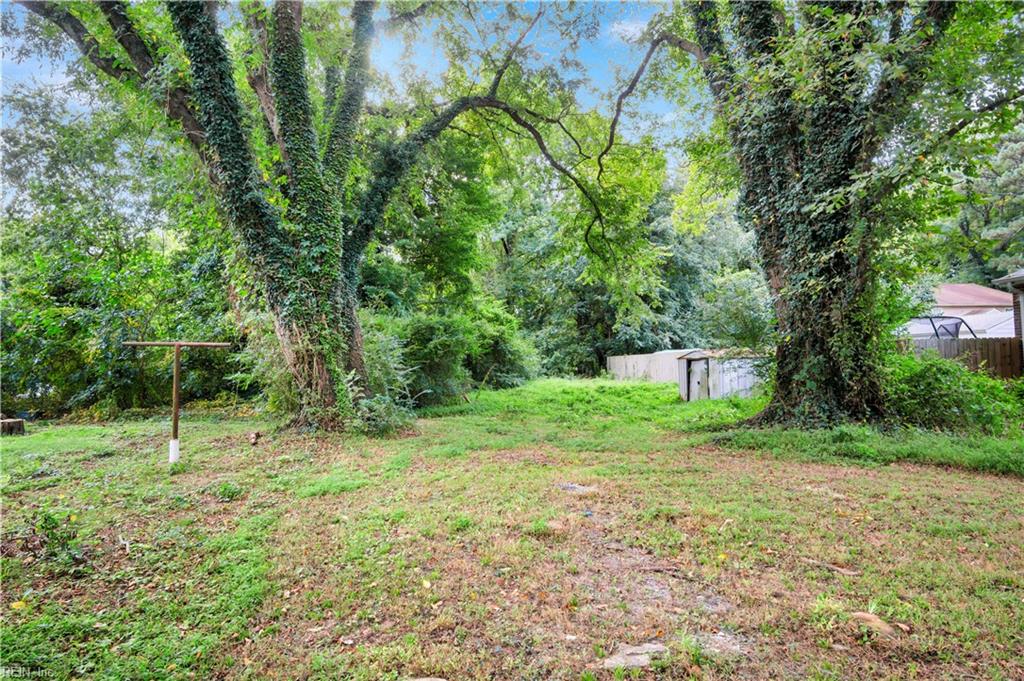 146 Frissell St Property Photo 17