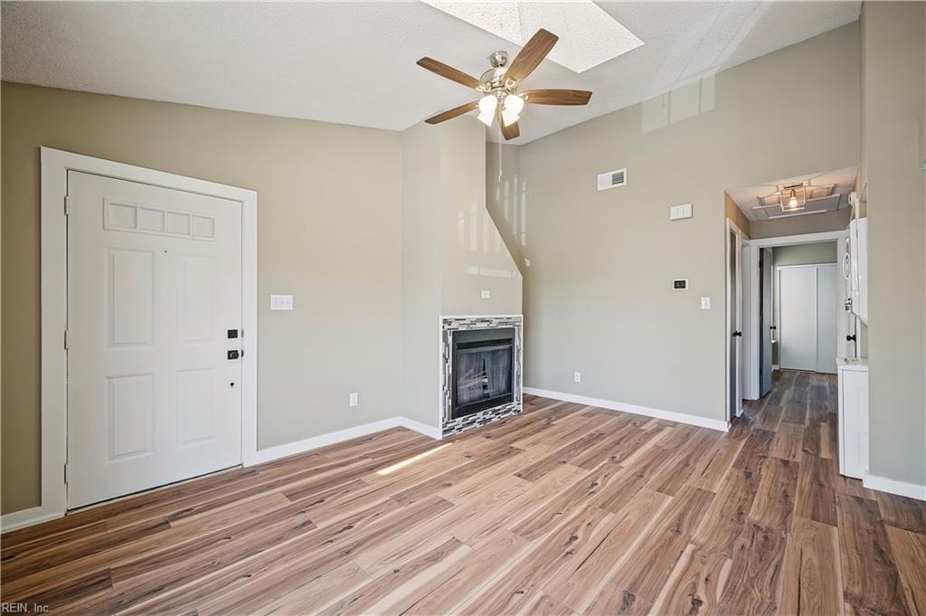 3506 Markham Ct Property Photo 9