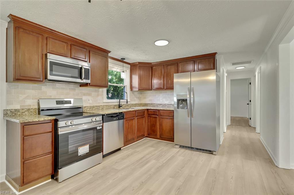 2403 Shell Rd Property Photo 6