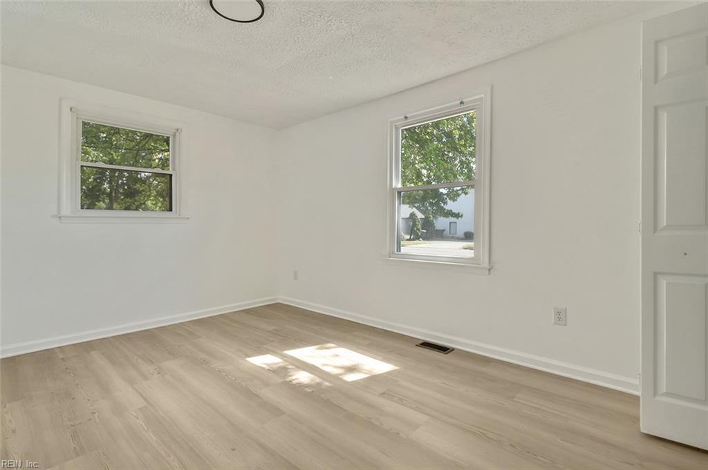 2403 Shell Rd Property Photo 13