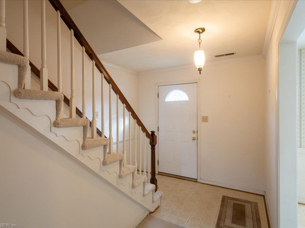 5304 Brookstone Ln Property Photo 5