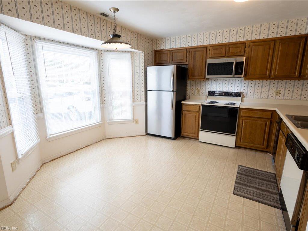 5304 Brookstone Ln Property Photo 6