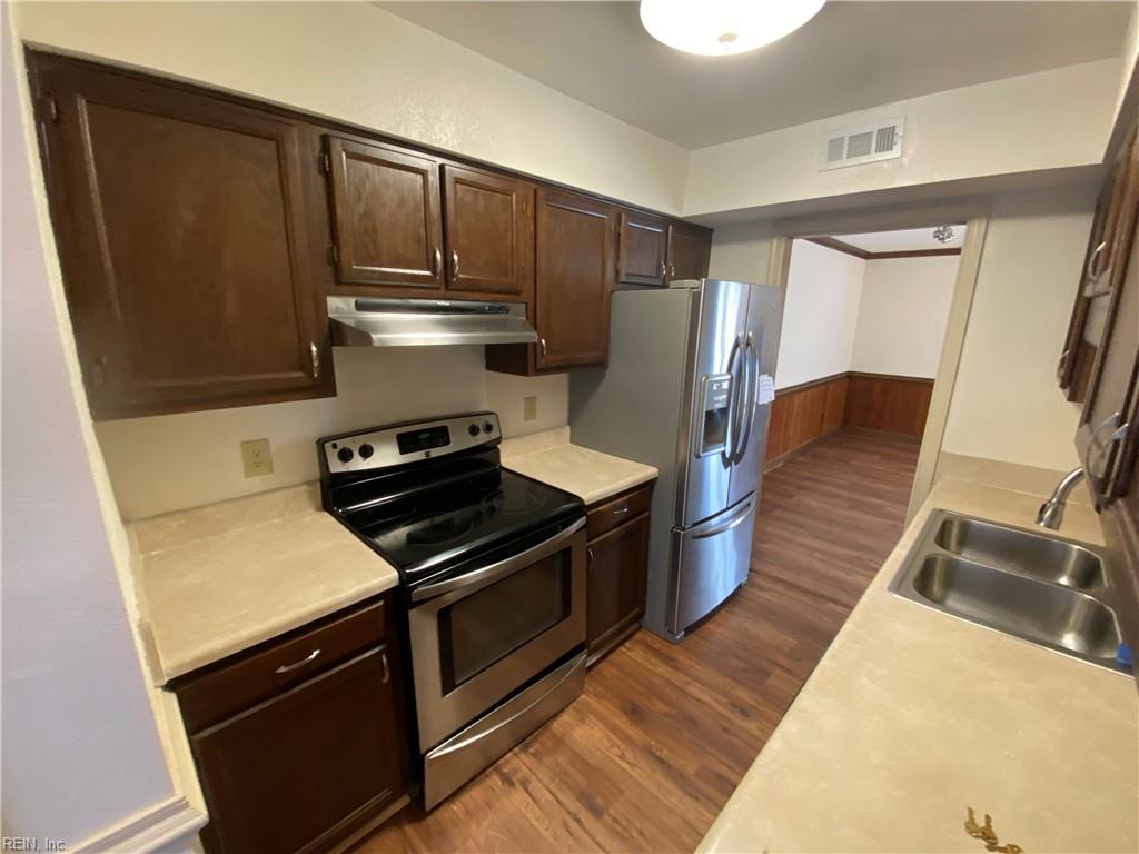 1809 Hearthside Ct Property Photo 6
