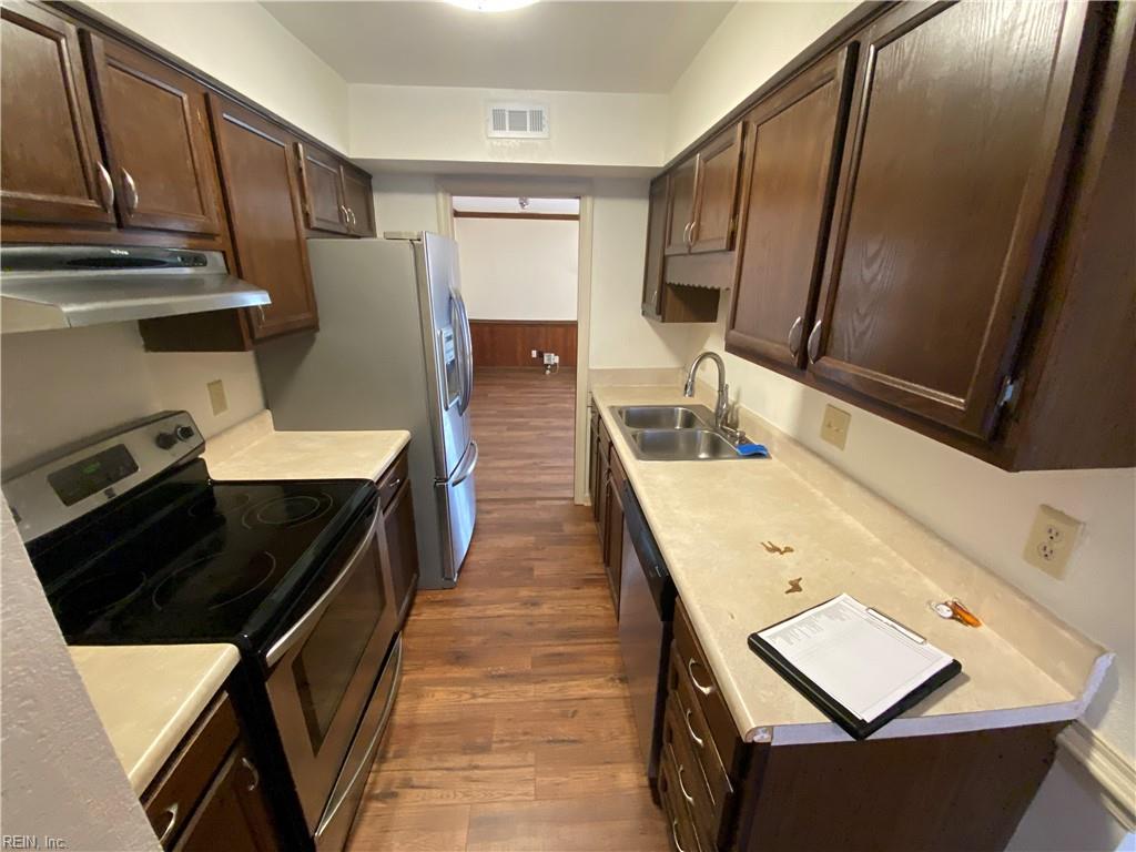 1809 Hearthside Ct Property Photo 7