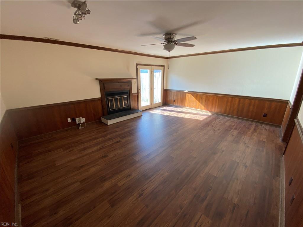 1809 Hearthside Ct Property Photo 8