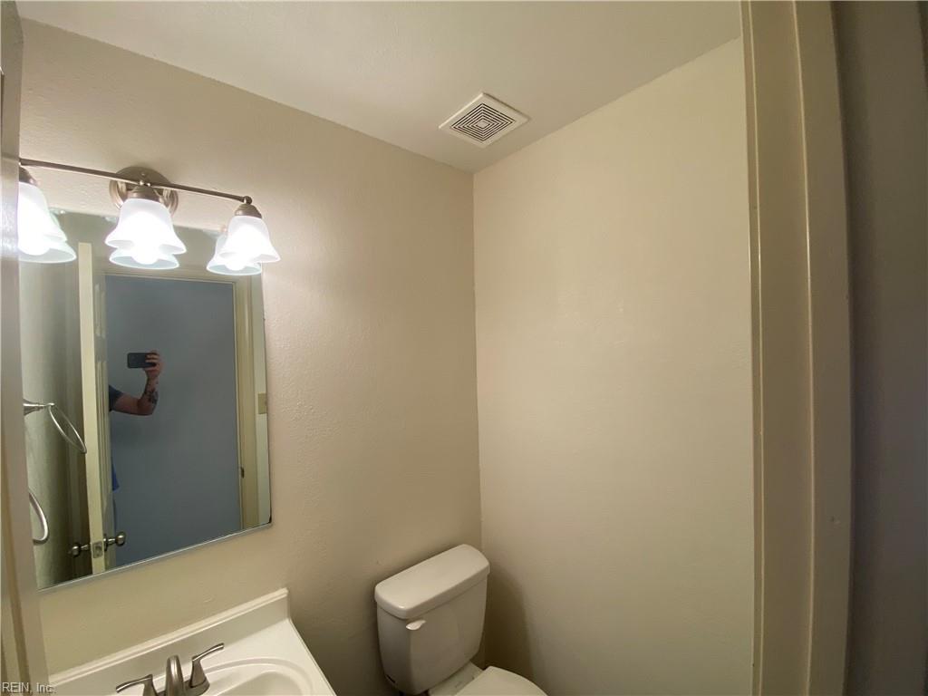1809 Hearthside Ct Property Photo 12