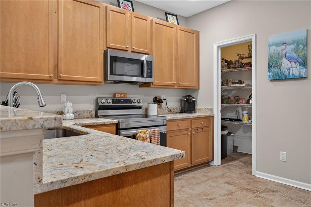 949 Vineyard Pl Property Photo 15
