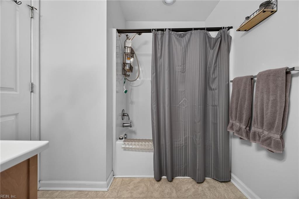 949 Vineyard Pl Property Photo 31
