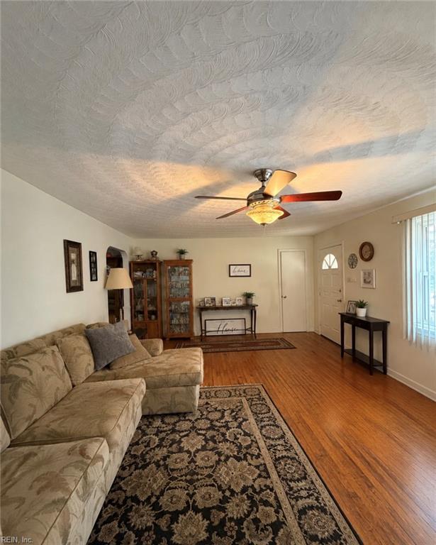 111 Goldcrest Drive Dr Property Photo 7