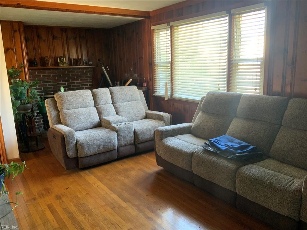 1625 Rolfe Pl Property Photo 4