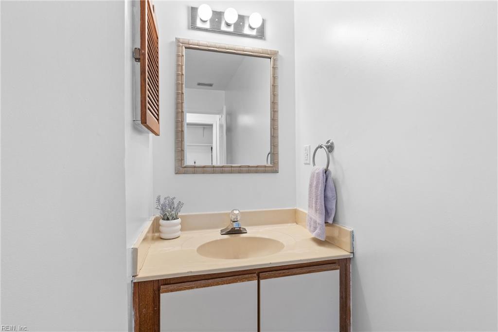 710 Gemstone Ln Property Photo 12