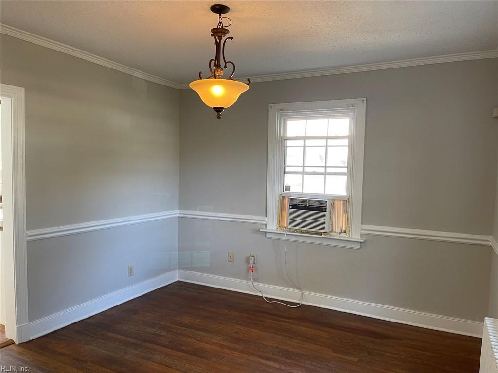 8803 Granby St Property Photo 5