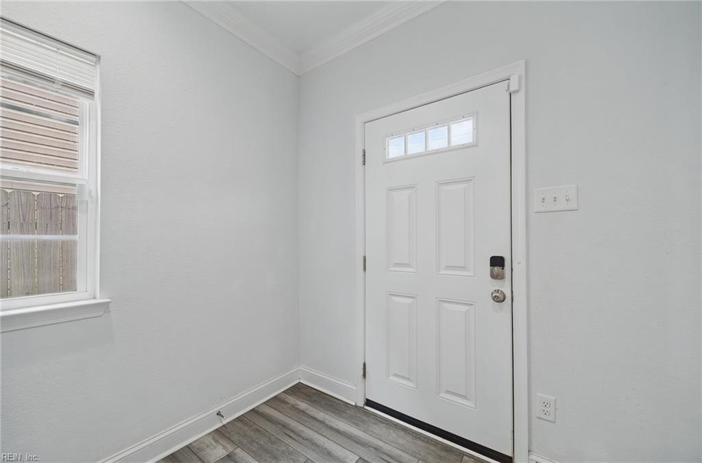 18 Maplewood St Property Photo 4