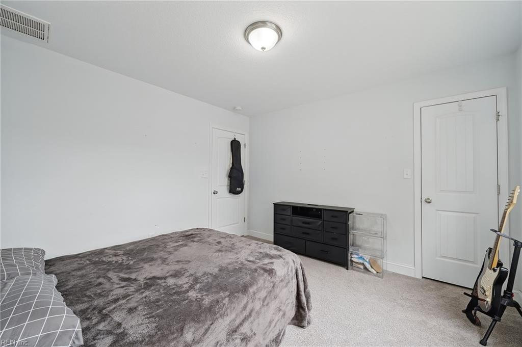 18 Maplewood St Property Photo 15