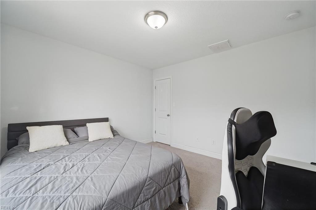 18 Maplewood St Property Photo 20