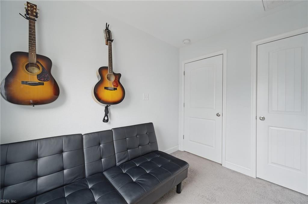 18 Maplewood St Property Photo 21