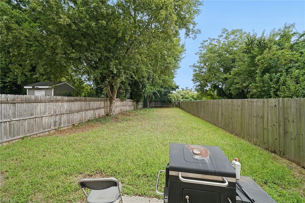 18 Maplewood St Property Photo 28