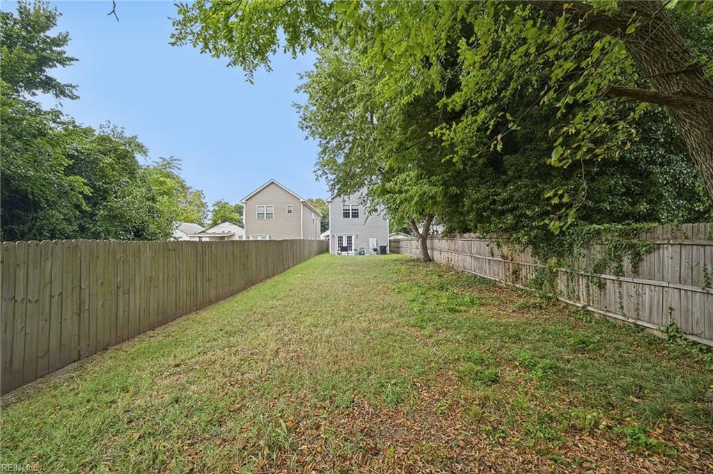 18 Maplewood St Property Photo 29