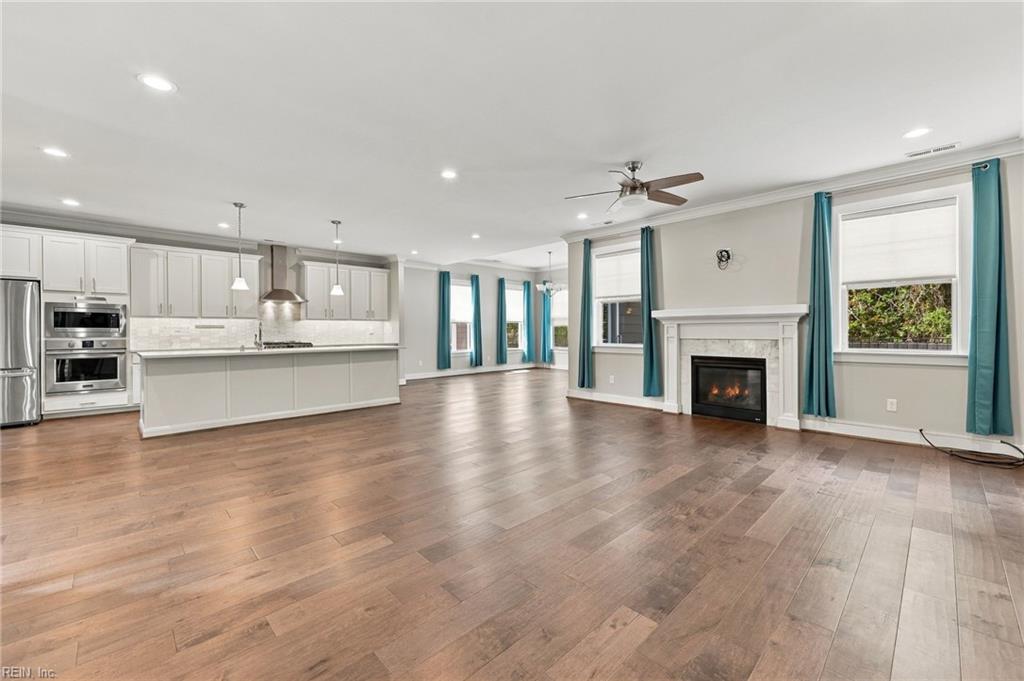 2909 Bermuda Grass Loop Property Photo 10