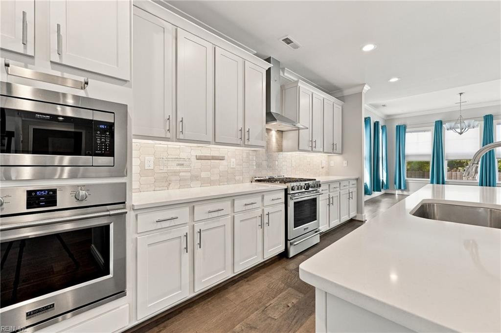 2909 Bermuda Grass Loop Property Photo 12
