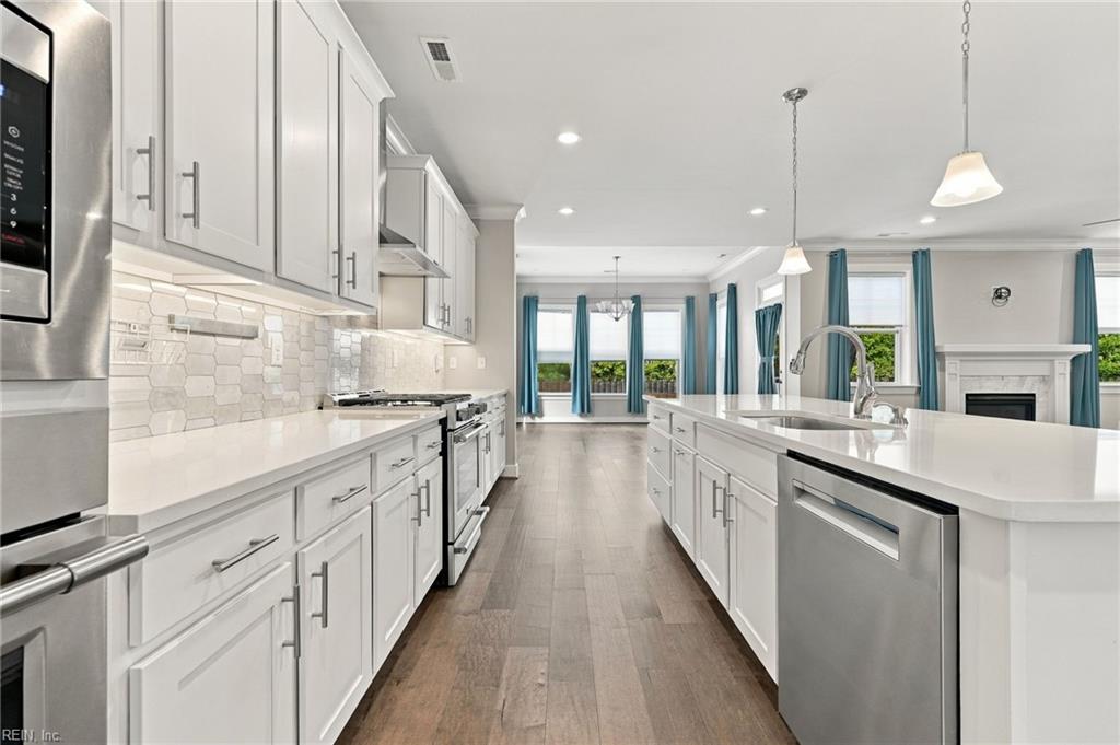2909 Bermuda Grass Loop Property Photo 13