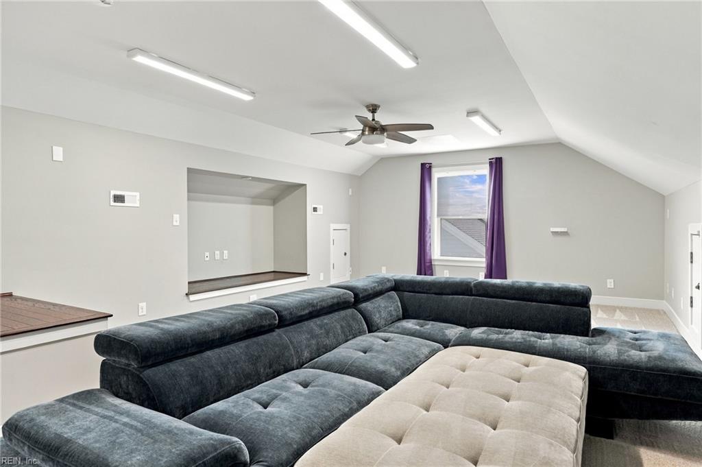 2909 Bermuda Grass Loop Property Photo 22