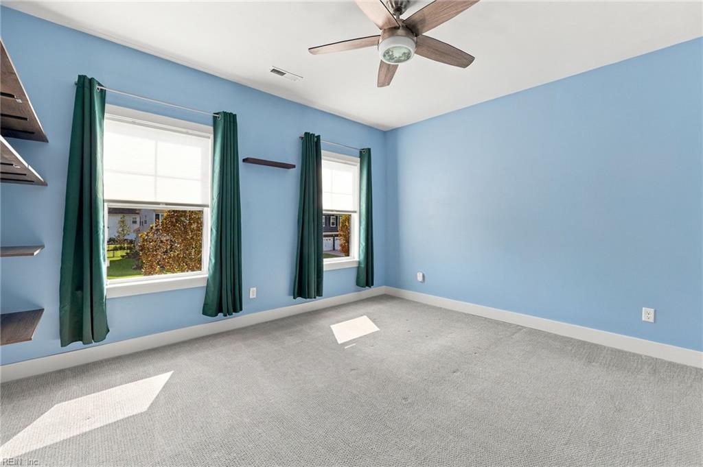2909 Bermuda Grass Loop Property Photo 36