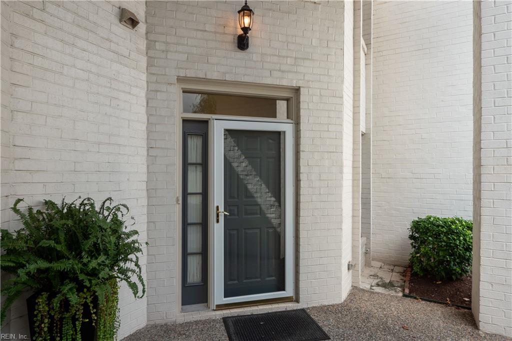 917 Royal Cove Way Property Photo 3
