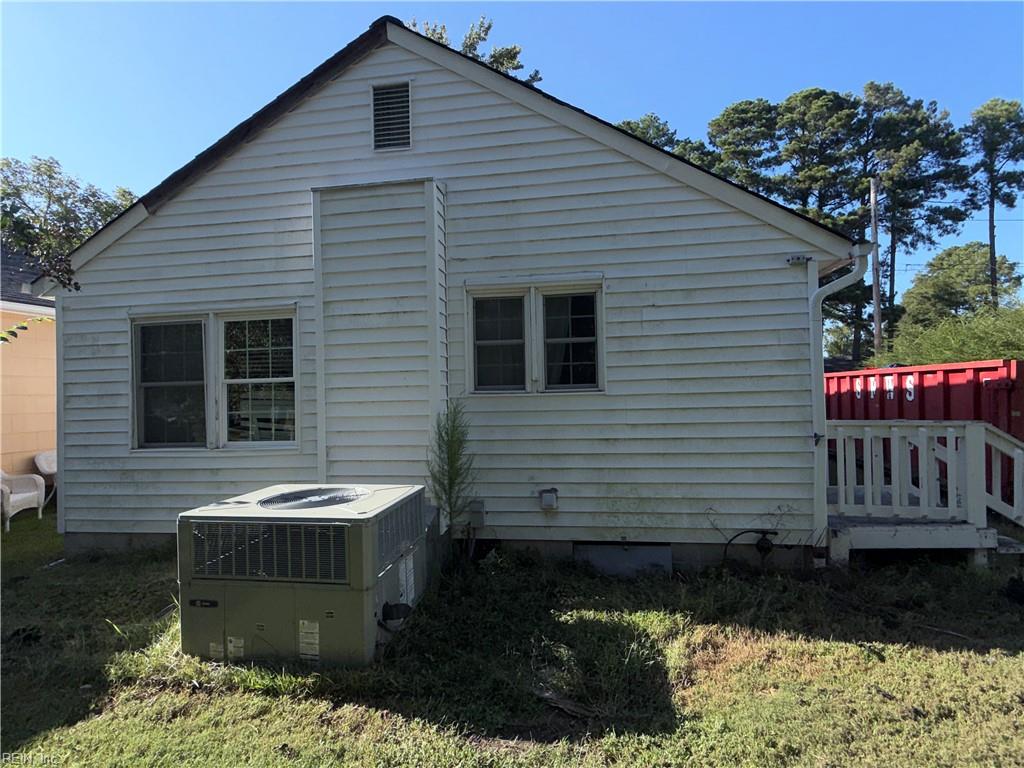 1115 Railroad Ave Property Photo 11