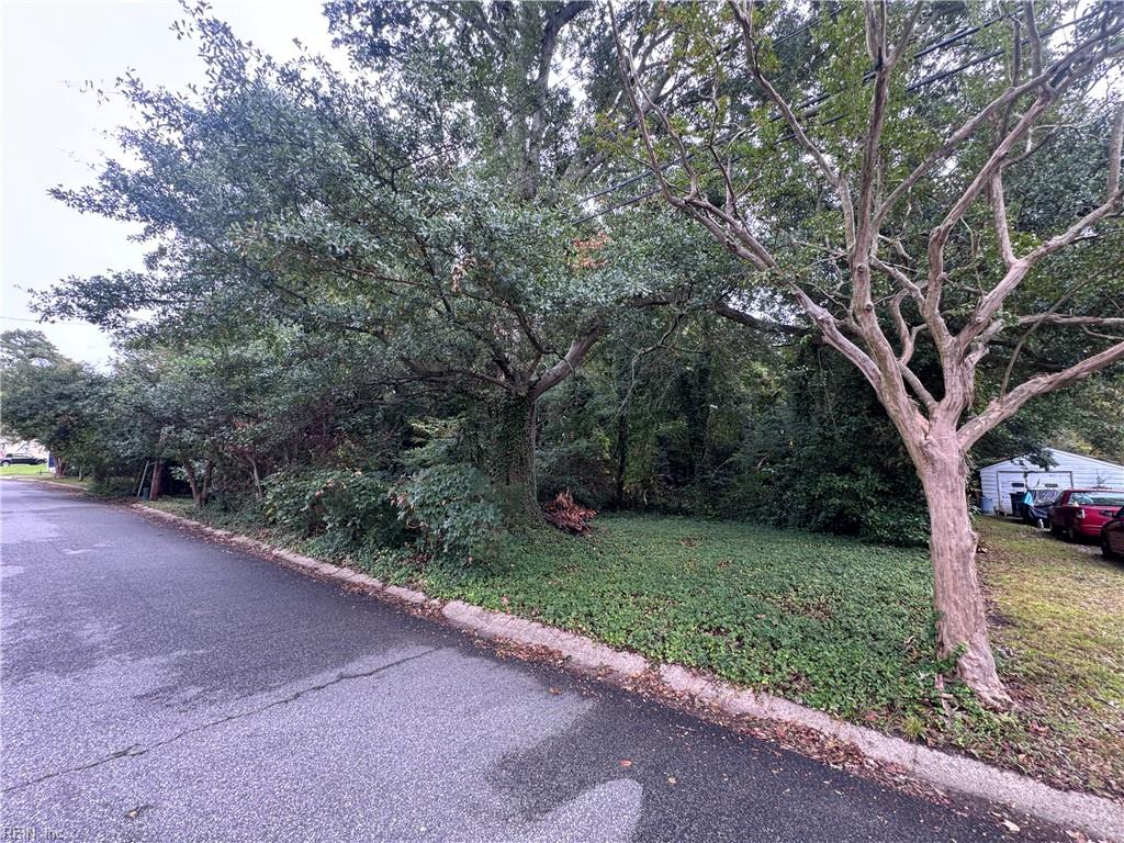 8264 Fernwood Dr Property Photo 2