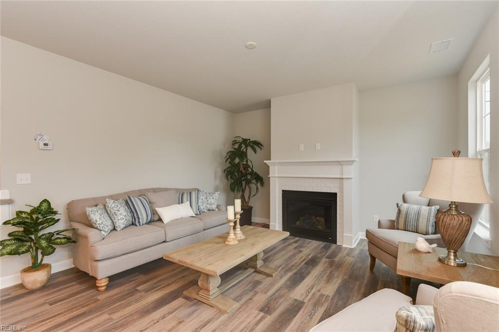 1011 Cedar Tree Ct Property Photo 7