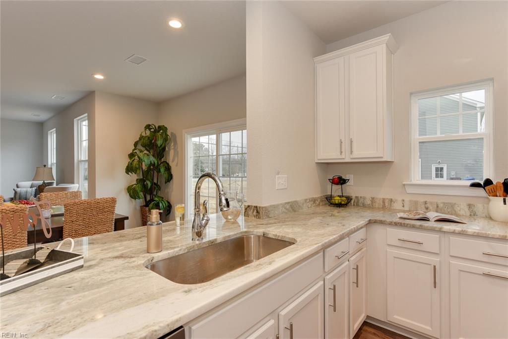1011 Cedar Tree Ct Property Photo 12