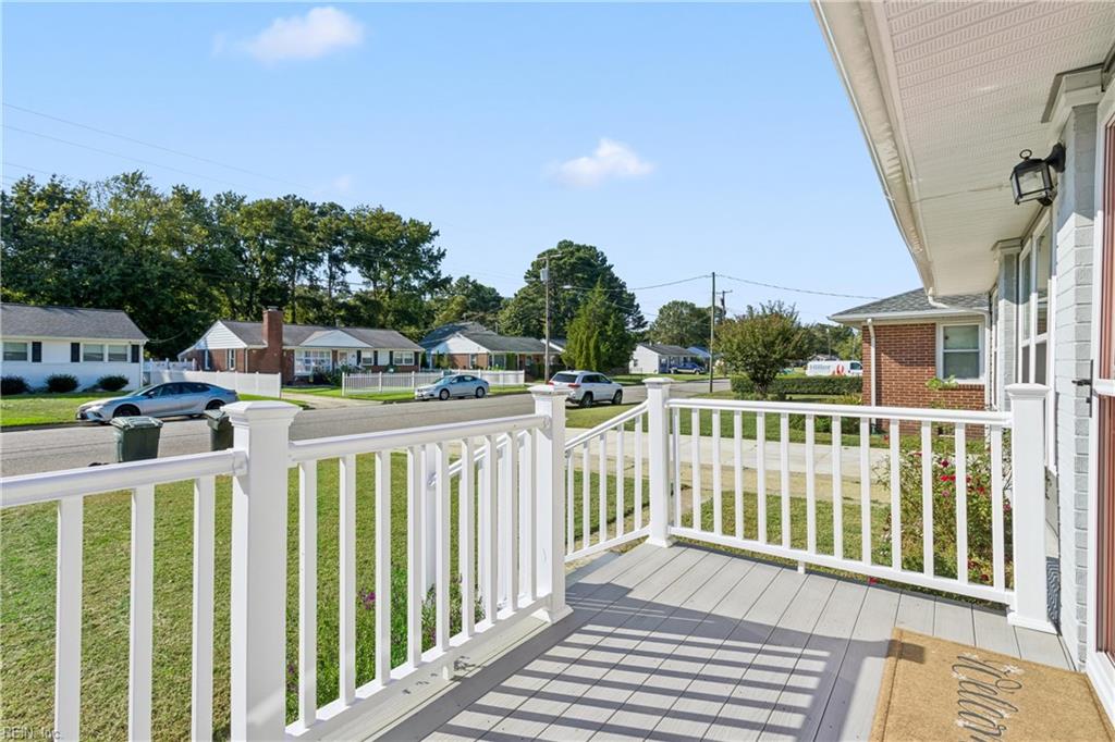 212 Lynnhaven Dr Property Photo 5