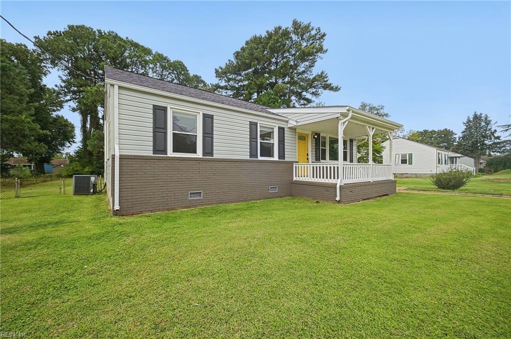 5221 Bonneydale Rd Property Photo 2