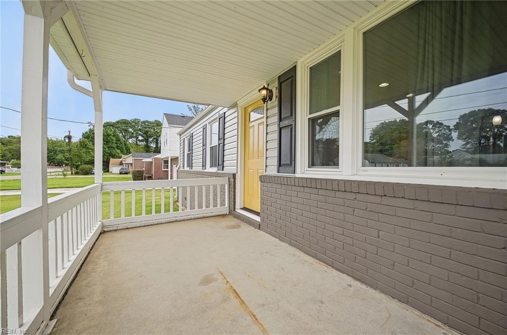 5221 Bonneydale Rd Property Photo 5