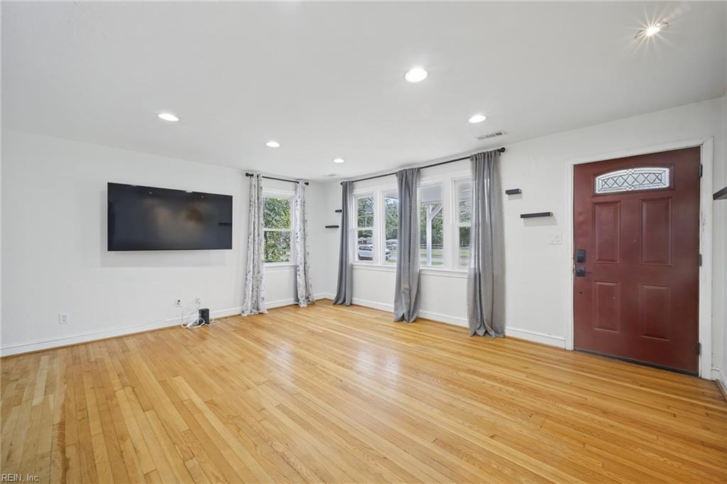 5221 Bonneydale Rd Property Photo 10