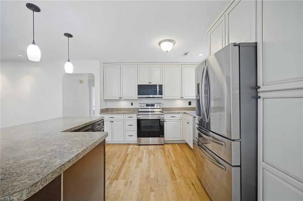 5221 Bonneydale Rd Property Photo 13