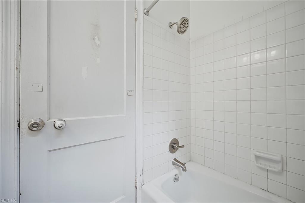 5221 Bonneydale Rd Property Photo 24