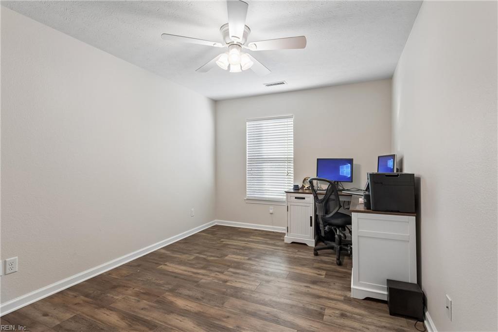 3894 Ordinary Loop Property Photo 17