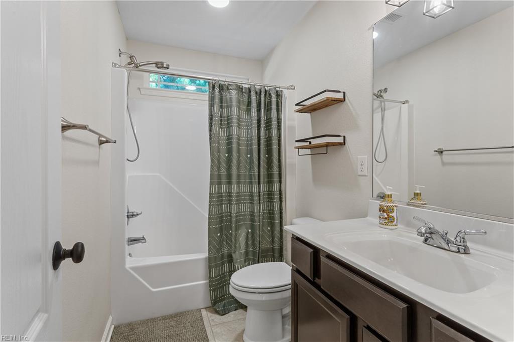 3894 Ordinary Loop Property Photo 19