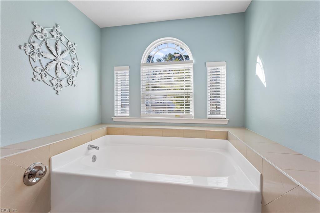 3894 Ordinary Loop Property Photo 29