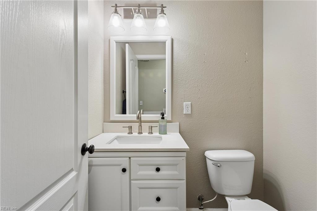 3894 Ordinary Loop Property Photo 39