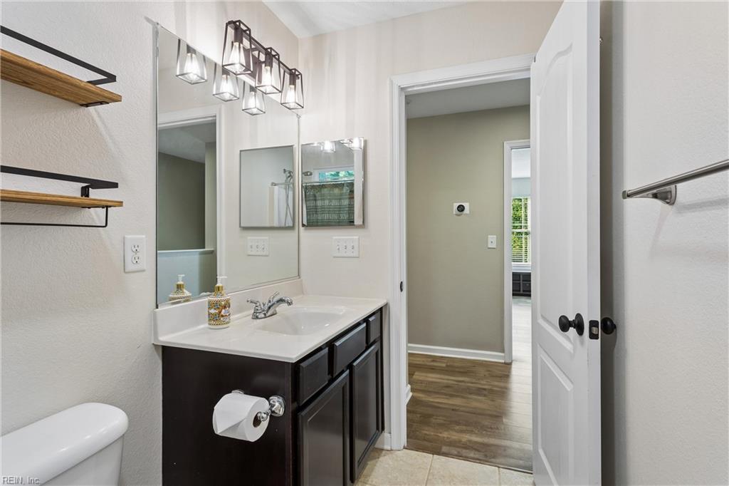 3894 Ordinary Loop Property Photo 45