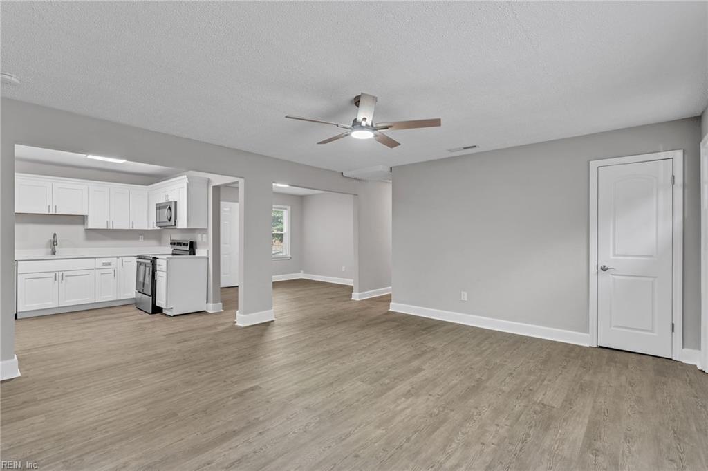3645 Wedgefield Ave Property Photo 7