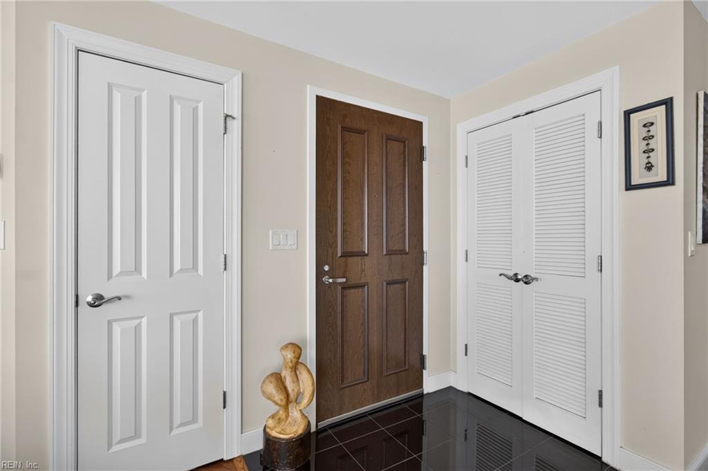 4545 Commerce St Property Photo 5