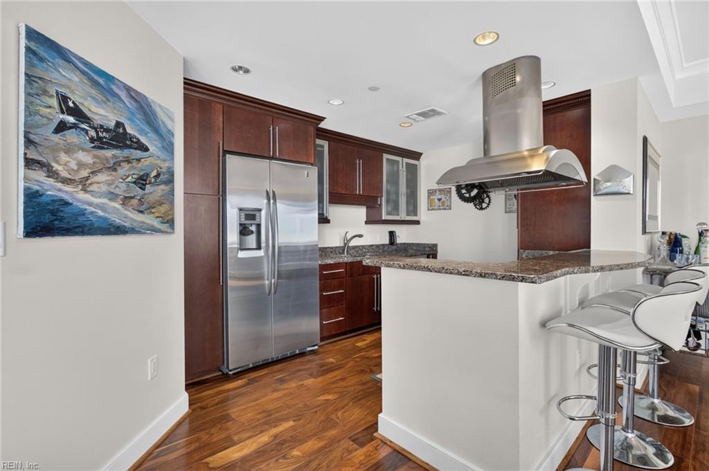 4545 Commerce St Property Photo 6