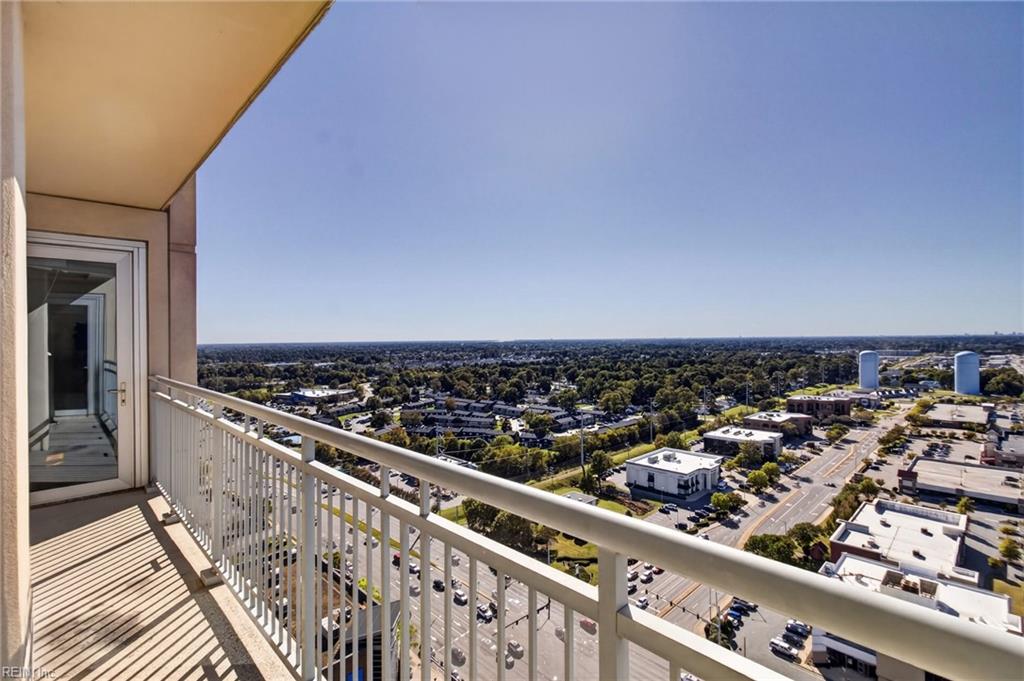 4545 Commerce St Property Photo 24