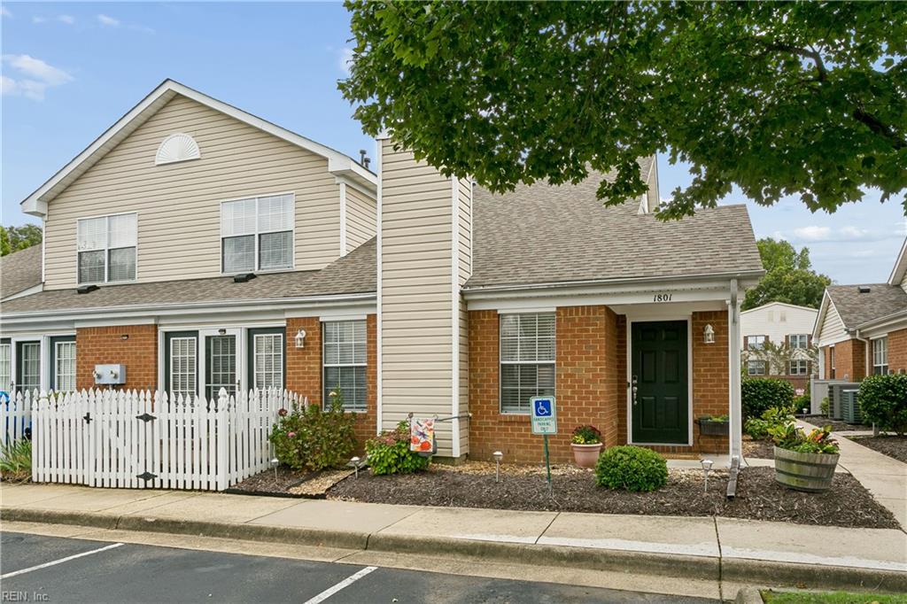 1801 Westgate Cir Property Photo 1