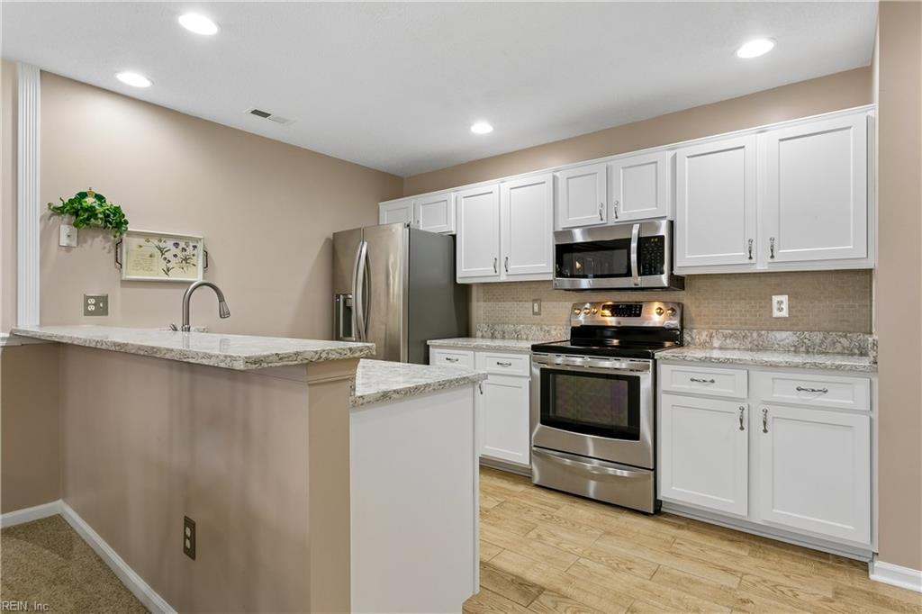 1801 Westgate Cir Property Photo 18