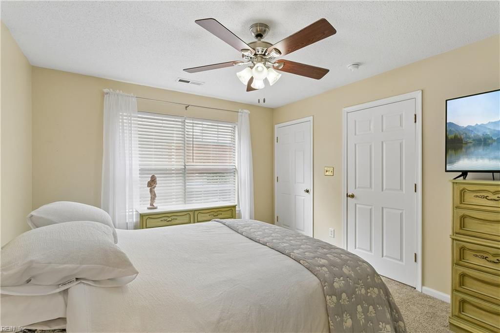 1801 Westgate Cir Property Photo 27